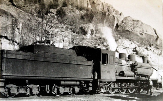 06 - Locomotive n°17, type 141, série de 7 machines construites par les établissements Corpet-Louvet à La Courneuve et livrées en 1943 aux Chemin de fer de Provence..jpg