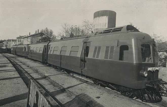 07 - AUTORAIL DES CHEMINS DE FER DE L'ILE DE LA REUNION - BRISSONNEAU ET LOTZ llors des essais sur les CFD Vivarais.jpg