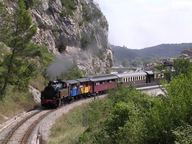 LE-TRA~1.JPG