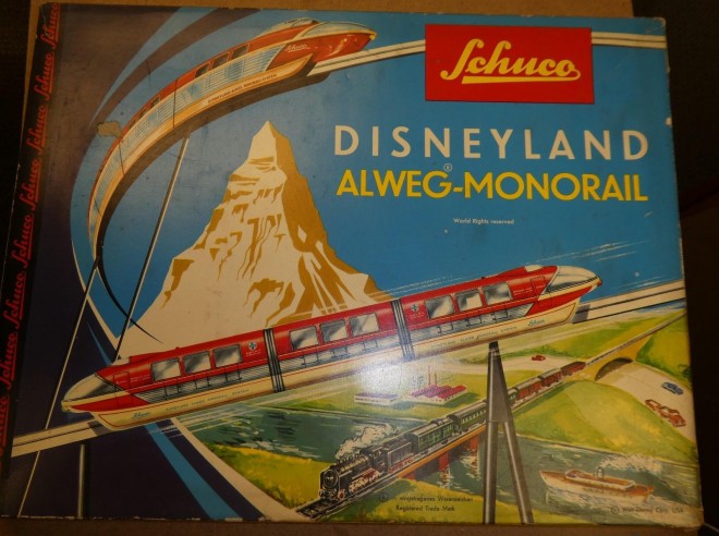 Schuco Disneyland Alweg 01.jpg