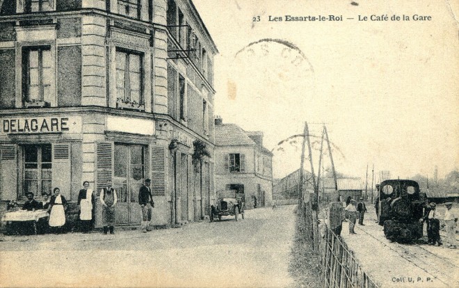 78 - Les Essarts-le-Roi - Le café de la Gare - 020 T Decauville.jpg