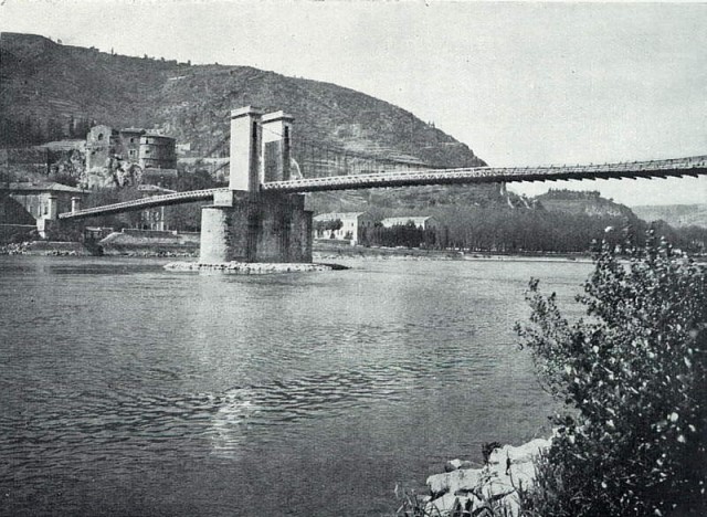 Tournon Premier pont.jpg