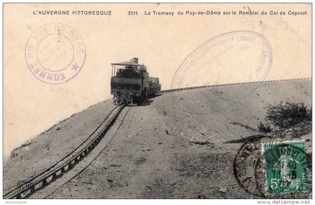 63 Le Tramway du Puy de Dôme sur le Remblai du Col de Ceyssat.jpg