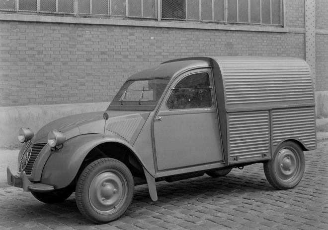 2 CV AU 1951-1956 (1).jpg