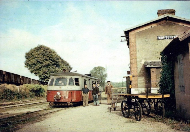 333_001_77-seine-et-marne-montereau-faut-yonne-montereau-autorail-billard-en-gare-en-1957-ligne-montereau-chateau-landon.jpg