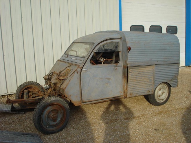 2CV AU 1952 03.jpg