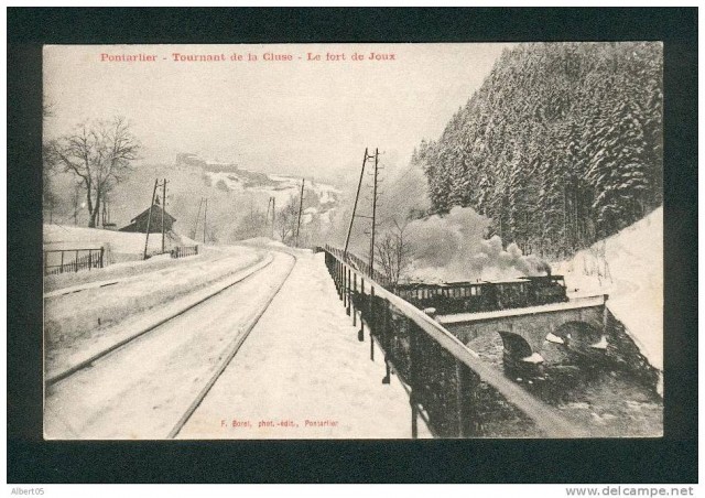 25 - Doubs - Tournant de la Cluse - Tacot Pontarlier-Mouthe passant sous la ligne PLM Pontarlier Jougne Vallorbe.jpg