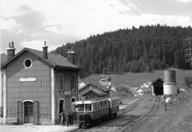 25 Autorail De Dion-Bouton en gare - MAICHE  - CF du Doubs.jpg