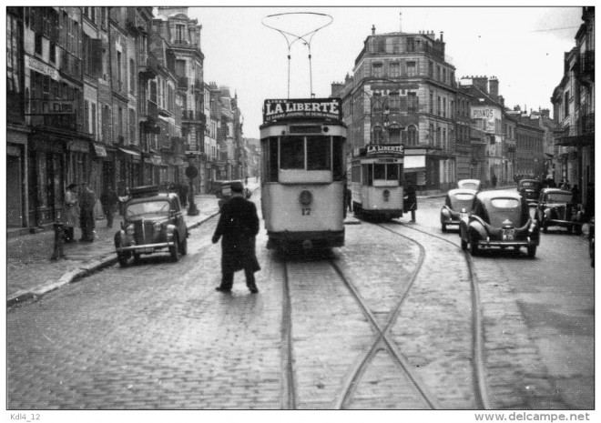 77 - Tramway Place de l'Etape aux Vins - FONTAINEBLEAU - Seine et Marne -.jpg