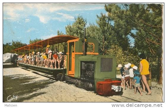 256_001_charente-maritime-ref-a17692-petit-tramway-de-saint-trojan-les-bains-carte-bon-etat.jpg