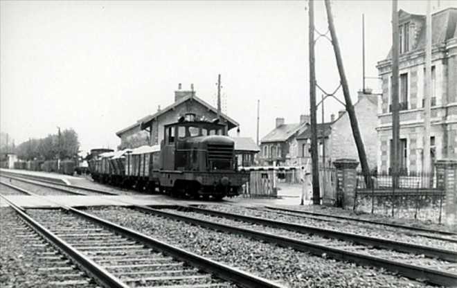 16 souppes cliché J Bazin octobre 1953 le long de la ligne de Nevers en direction d'Egreville.jpg