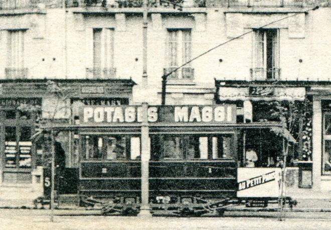 77 - Melun - Place de la Gare - Tramways de ville - Extrait 1.jpg