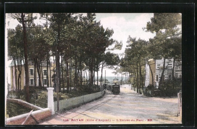 2 AK-Royan-L-Entree-du-Parc 2.jpg