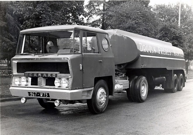 Bernard TDA 160 - Fondation Berliet.jpg