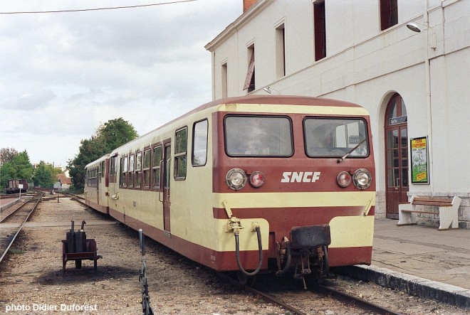 Autorails_Verney_Romorantin_octobre_1989.jpg