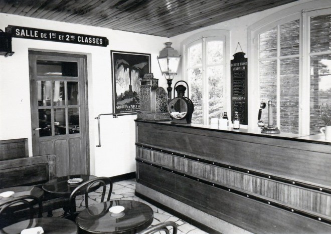 LIERNAIS---LA GUETTE-----le petit train--buffet-bar--jpg.jpg