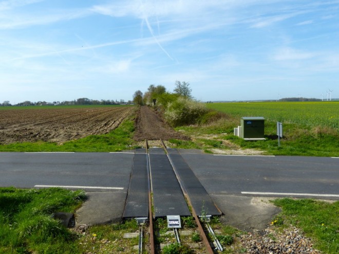 2018 04 17 NIVELLEMENT DE LA VOIE VERS ROTANGY_008.jpg