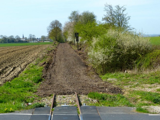 2018 04 17 NIVELLEMENT DE LA VOIE VERS ROTANGY_007.jpg