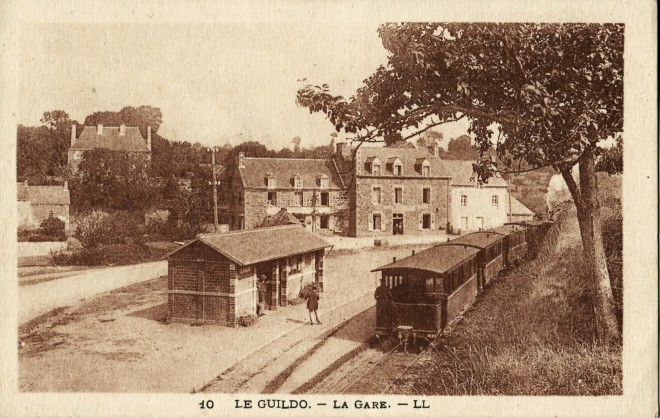 LL_10_-_LE_GUILDO_-_La_Gare.JPG