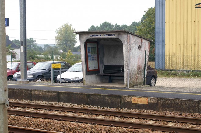 Gare-landaul-mendon-abri.jpg