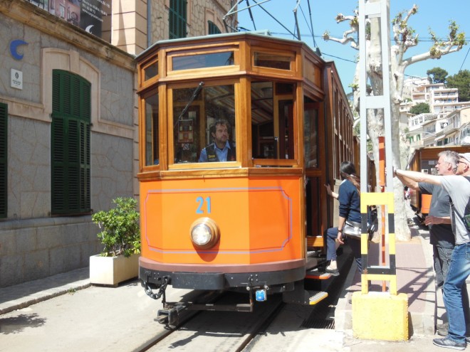 13 DSCN7103 Tram Soller-Puerto Soller.JPG