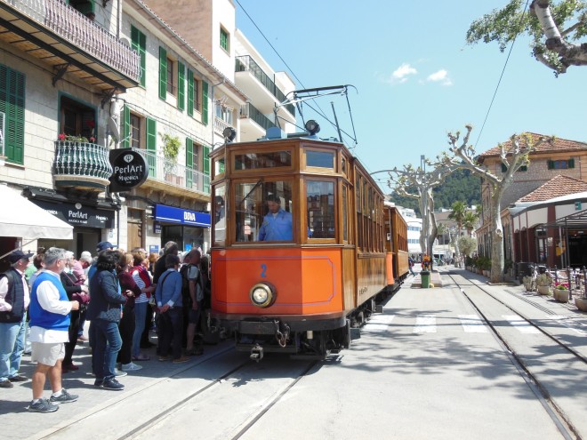 16 DSCN7116 Tram Soller-Puerto Soller.JPG