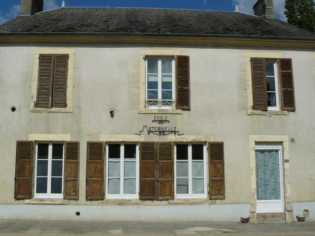 11 Crugny Materne Proche Place de la Gare