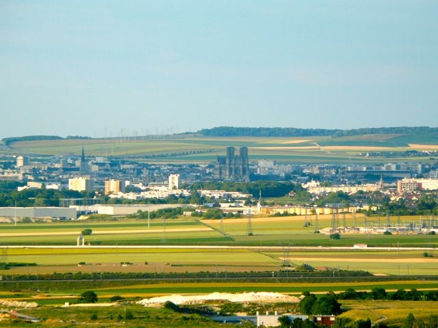 05 La Plaine de Champagne et la Cathédale de Reims