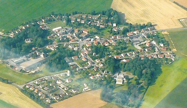 En Picardie, mon village, pas loin de Saint-Quentin