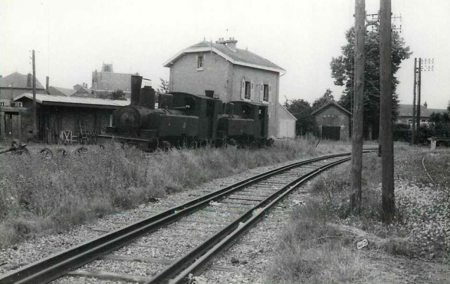 Montcornet Gare 4 filles de Rails 2 Vapeurs 74 75 ex-CA 1965 Mozaive Coll Pérève 01