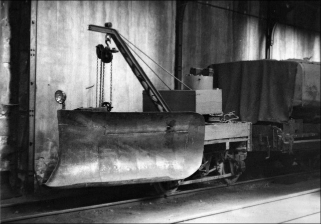 VFD Wagon chasse-neige au dépôt VIZILLE (Chapuis 1946)
