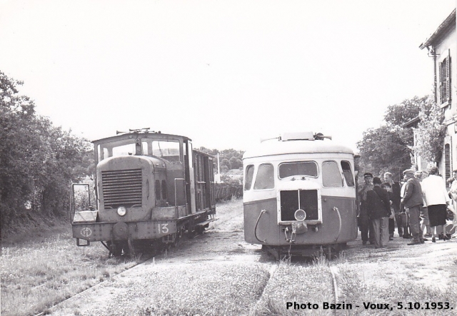 CFD Seine-Marne Billiard A80D Locotracteur CFD n°13 (rouge et gris) ligne Montereau Voux Seine-Marne Non Datée (25.10.1953) Photo Bazin 01 - copie