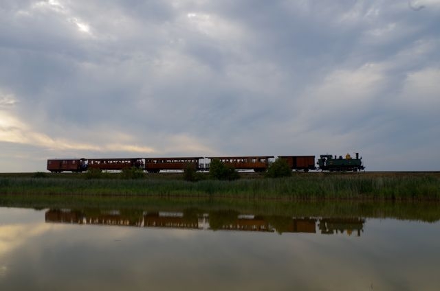 CFBS Train bergerie fin de journée reflet