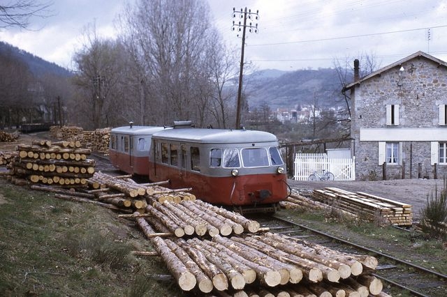 CFD Vivarais Lamastre Billard A80d + Remorque Billard Trafique Bois 03.21.1968 Jean-Henri Manara JHM-FLICKR