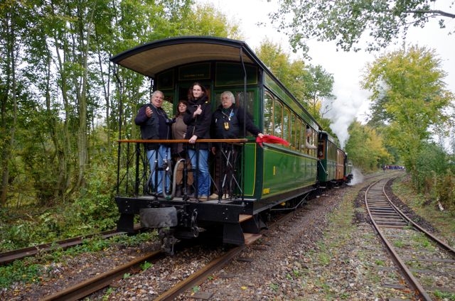 1 MTVS Crévecoeur Inauguration Ligne 17.10.15 Train en ligne