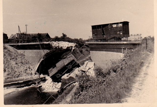 SE Somme Froissy Pont Canal Destruction Wagon Couverts Déraillés Juin 1940 (Joerg Seidel FLICKR)