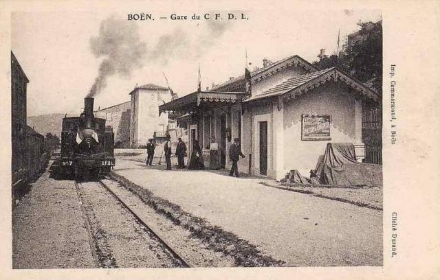 CF du Centre 030T Pinguely Boen Sortie de la Gare.Drapeau