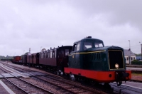 2 Le locotracteur 352 et le MV en gare de Noyelles