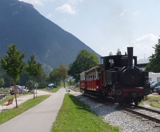 Gros plan sur un essieu à crémaillère exposé gare de St. Wofgang