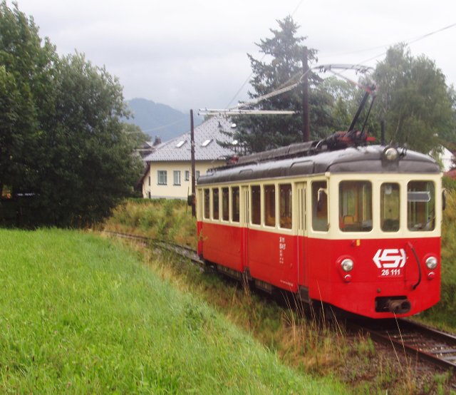 La gare d'Attersee est en vue pour la 111