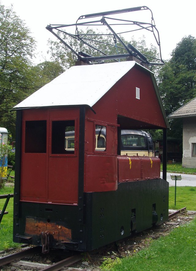 La locomotive E3 de profil au musée de plein air d'Hirschwang
