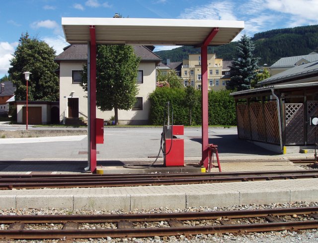 Gros plan sur la station service de Tamsweg