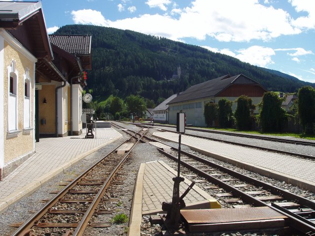 Gros plan sur la station service de Tamsweg