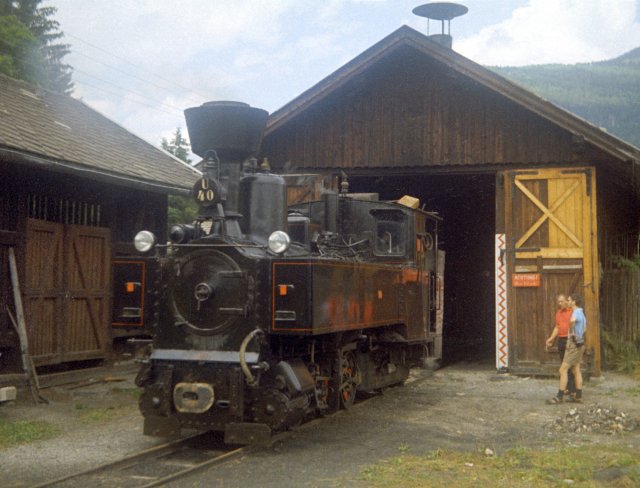 La U 40 en 1971 devant la remise de Mauterndorf