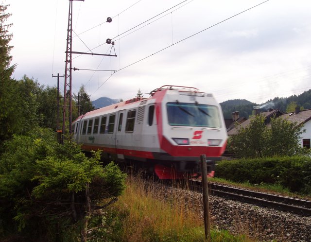 En gare de Mariazell gros plan sur 1090.004, aux armes de « Frankenfels « après remise en tête