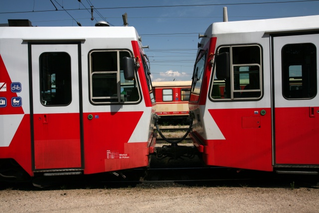 Gros plan sur le raccordement entre deux 5090 en gare de St. Pölten Alpenbahnof