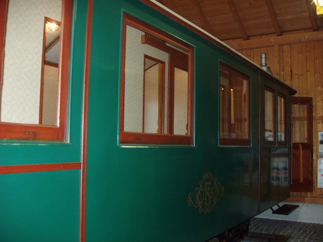 La voiture salon N° 152 vue de coté