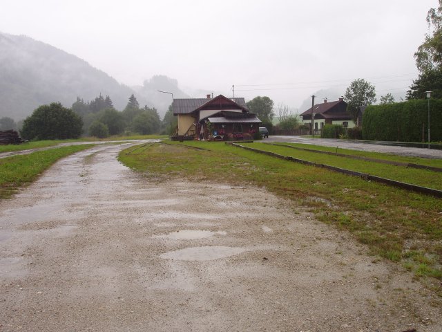 La plateforme abnadonnée de la gare de Seebach-Turnau