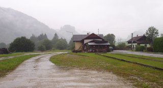 La plateforme etle BV de l'ancienne gare de Seebach-Turnau