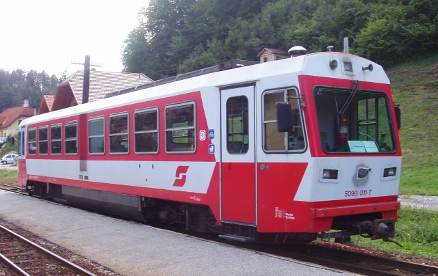 Le « Triebwagen 5090 011 » en gare d'Opponitz